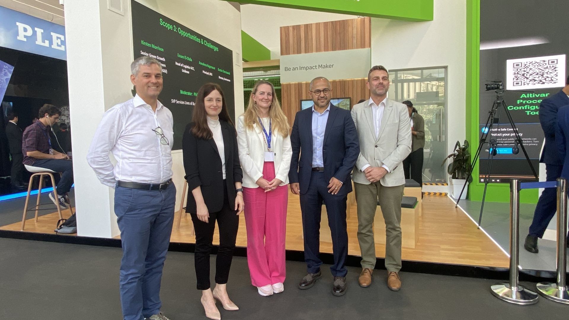 Group of participants taking a picture for completing the panel discussion on sustainable logistics solutions.