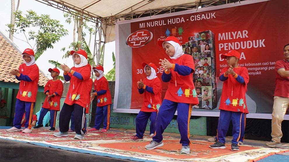 Children at a Lifebuoy workshop dancing